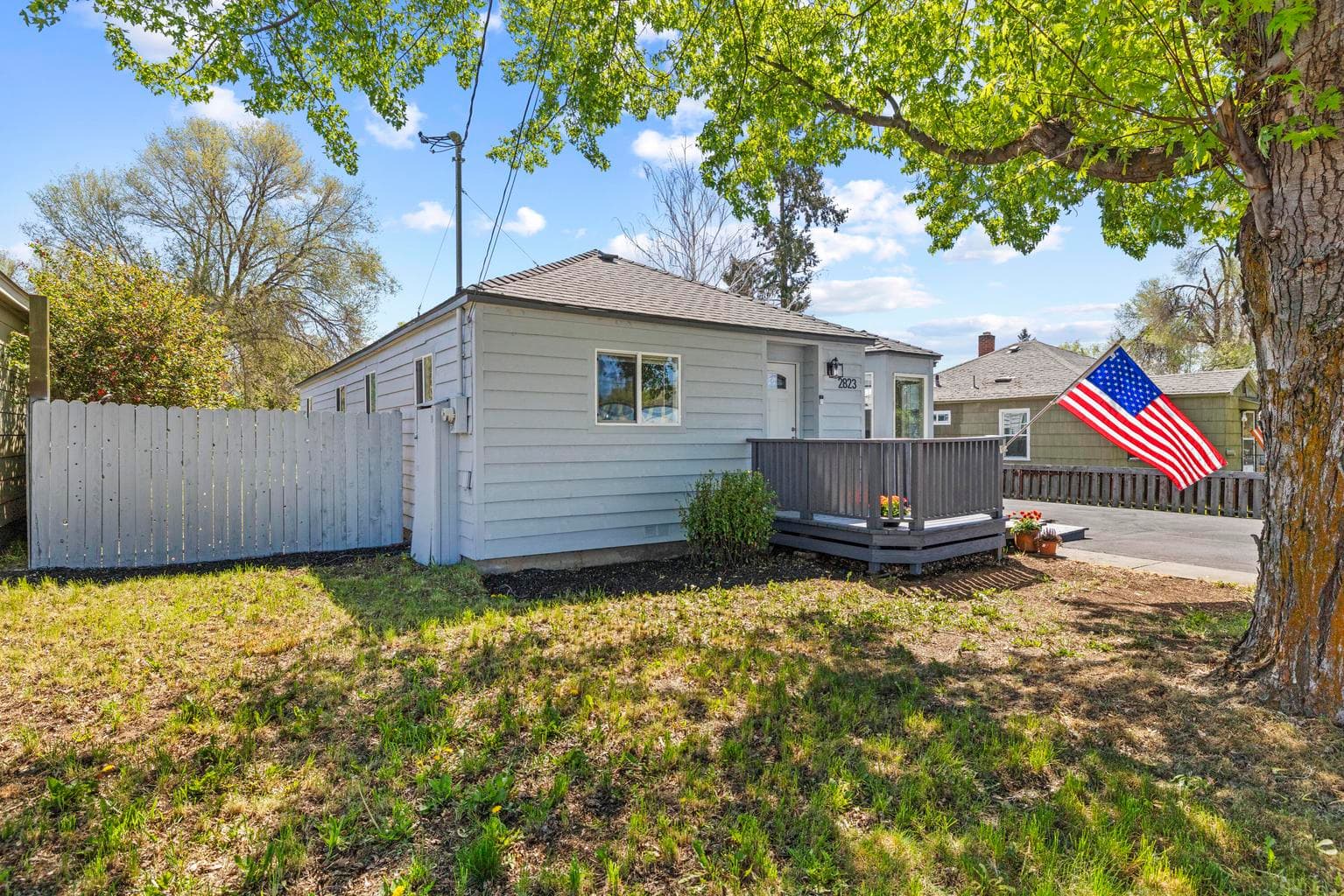 Photo of 2823 Homedale 4 of 37