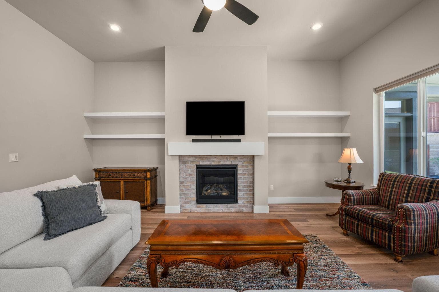 Photo of 1476 NE Rosemont Street 19 of 54
