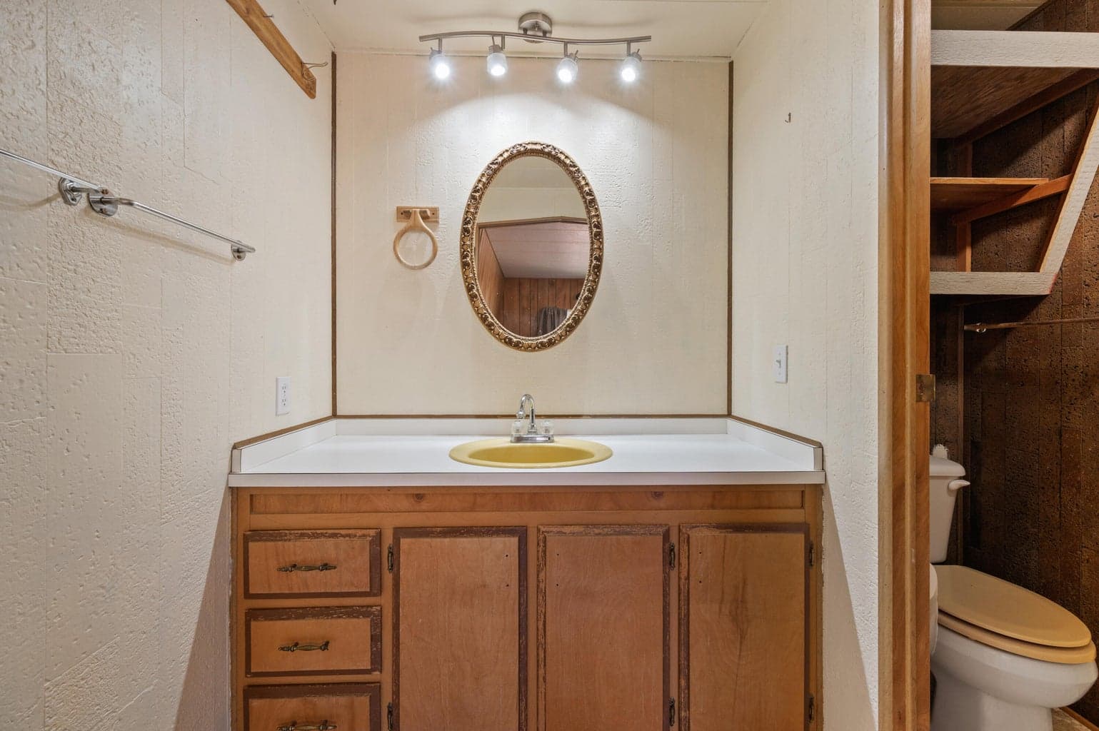 Photo of 133 SW Tompsett Street 25 of 56