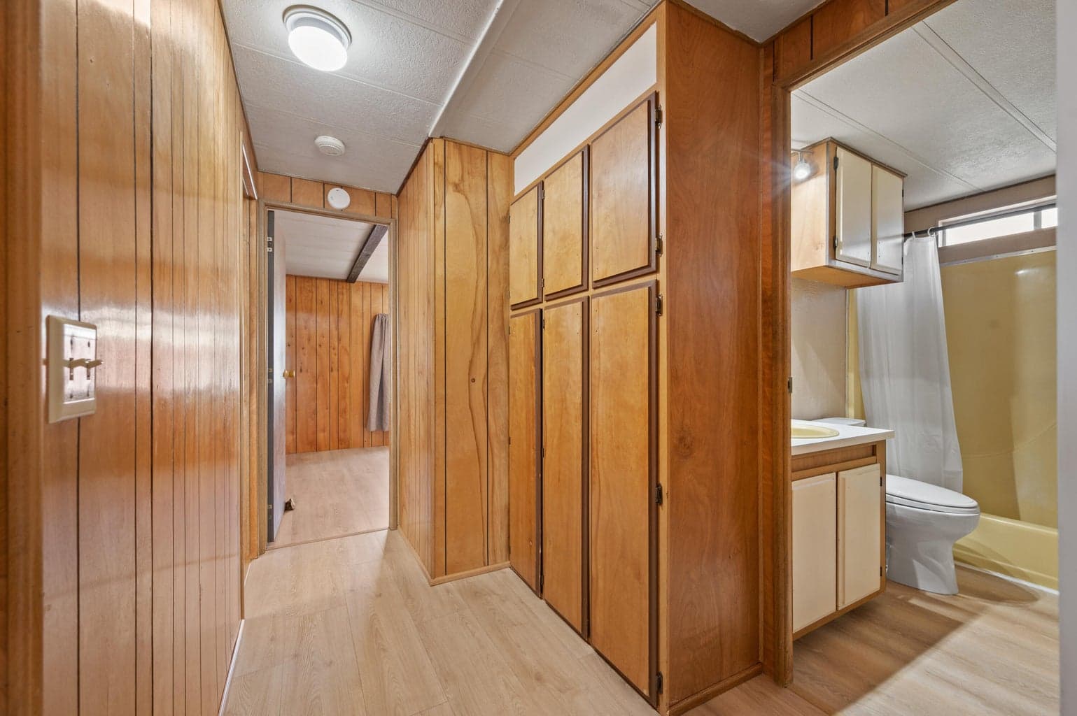Photo of 133 SW Tompsett Street 27 of 56