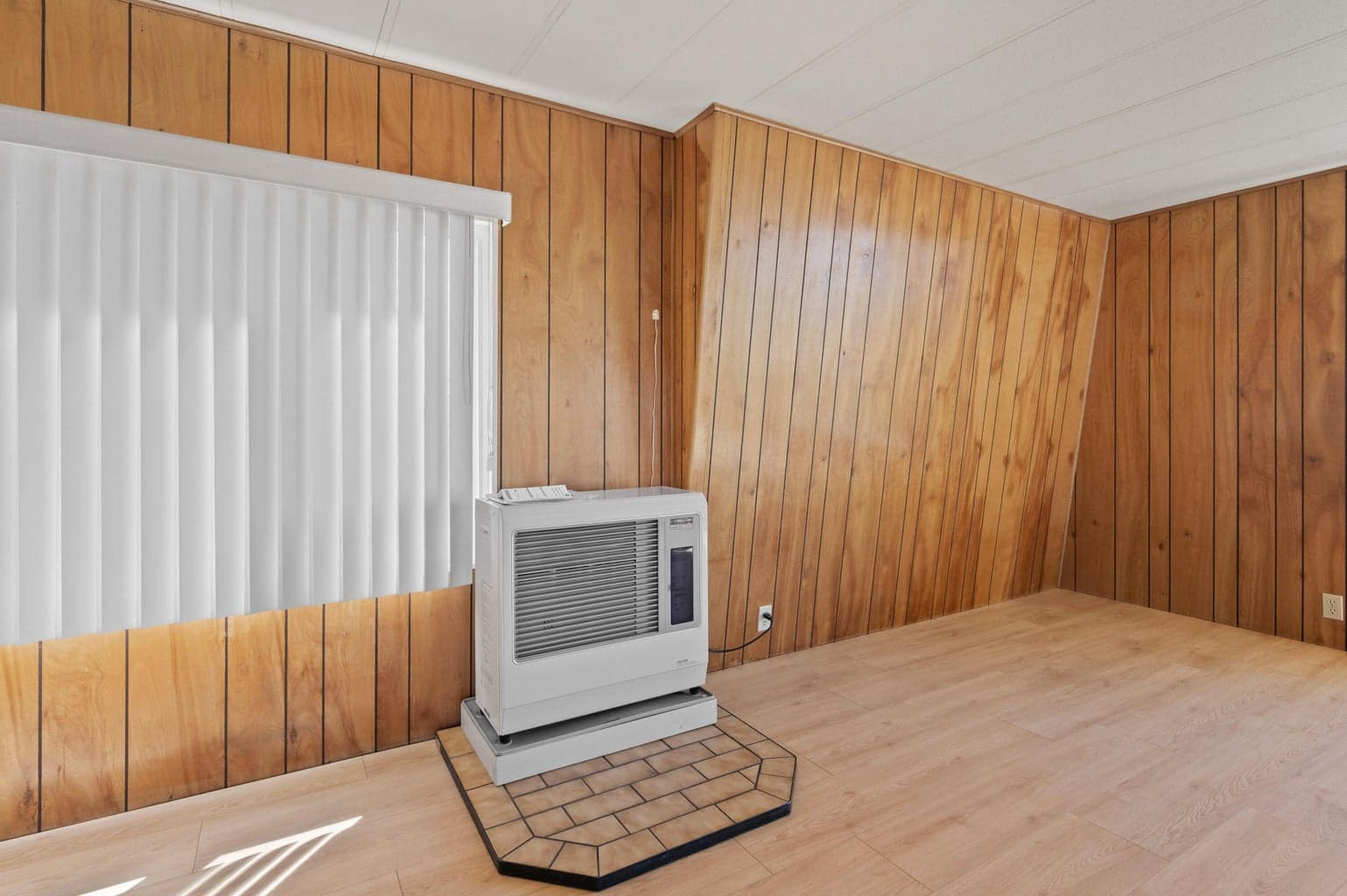Photo of 133 SW Tompsett Street 12 of 56