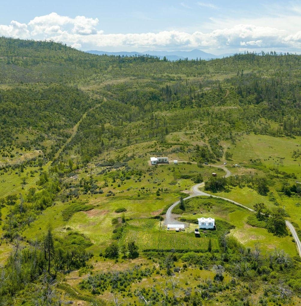 Photo of 3300 Butte Falls 4 of 45