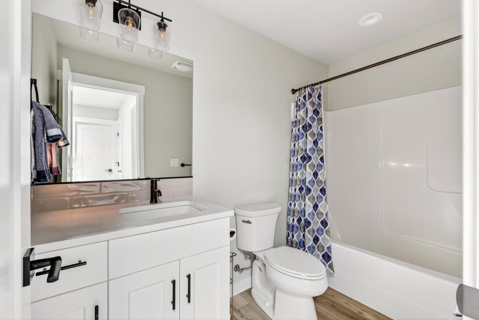 Photo of 4572 SW 37th Street 15 of 18