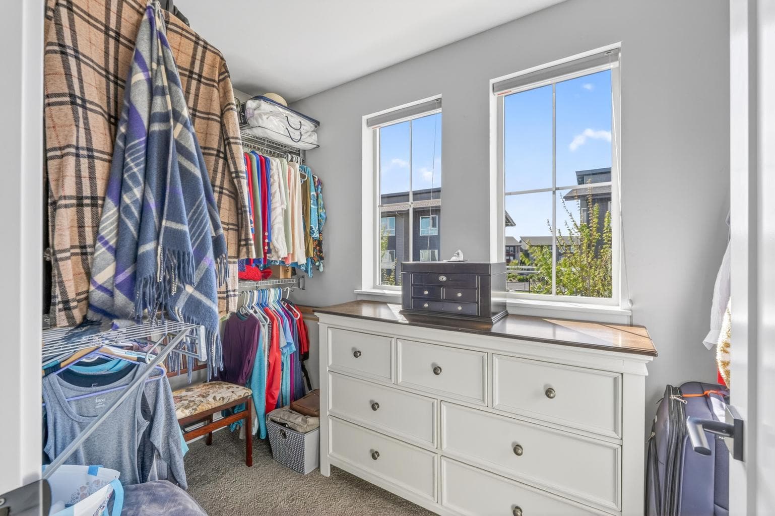 Photo of 4572 SW 37th Street 10 of 18