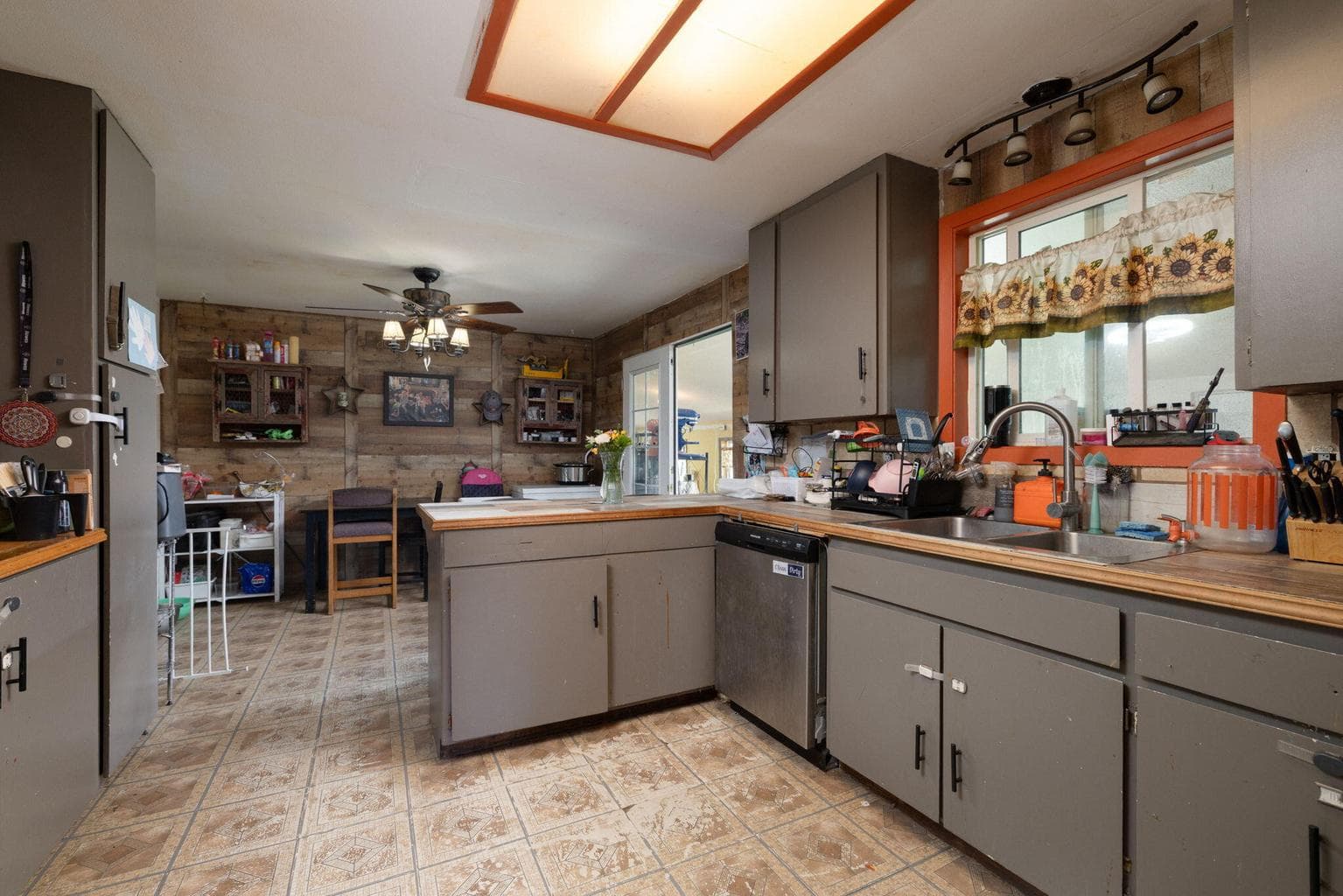 Photo of 1771 Newell 5 of 28