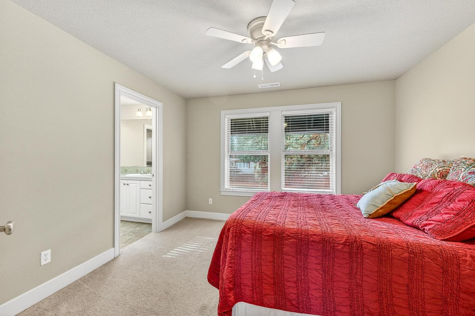 Photo of 61102 Aspen Rim Lane 22 of 32