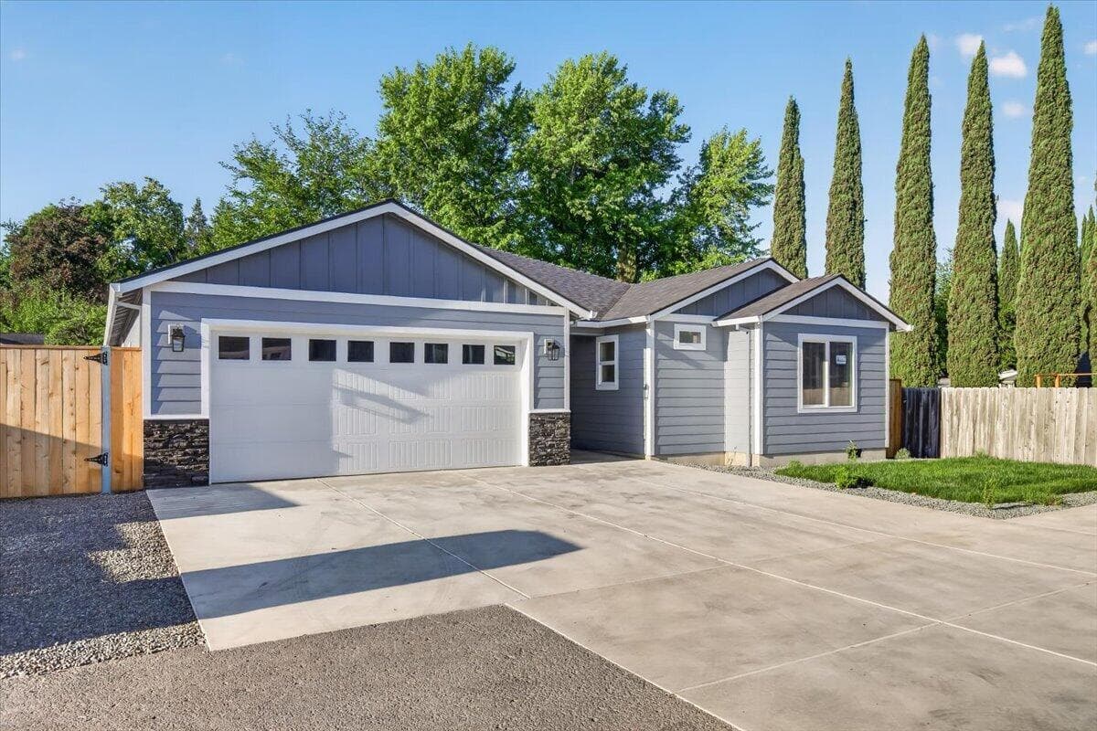 Photo of 2969 Stonebrook 3 of 29
