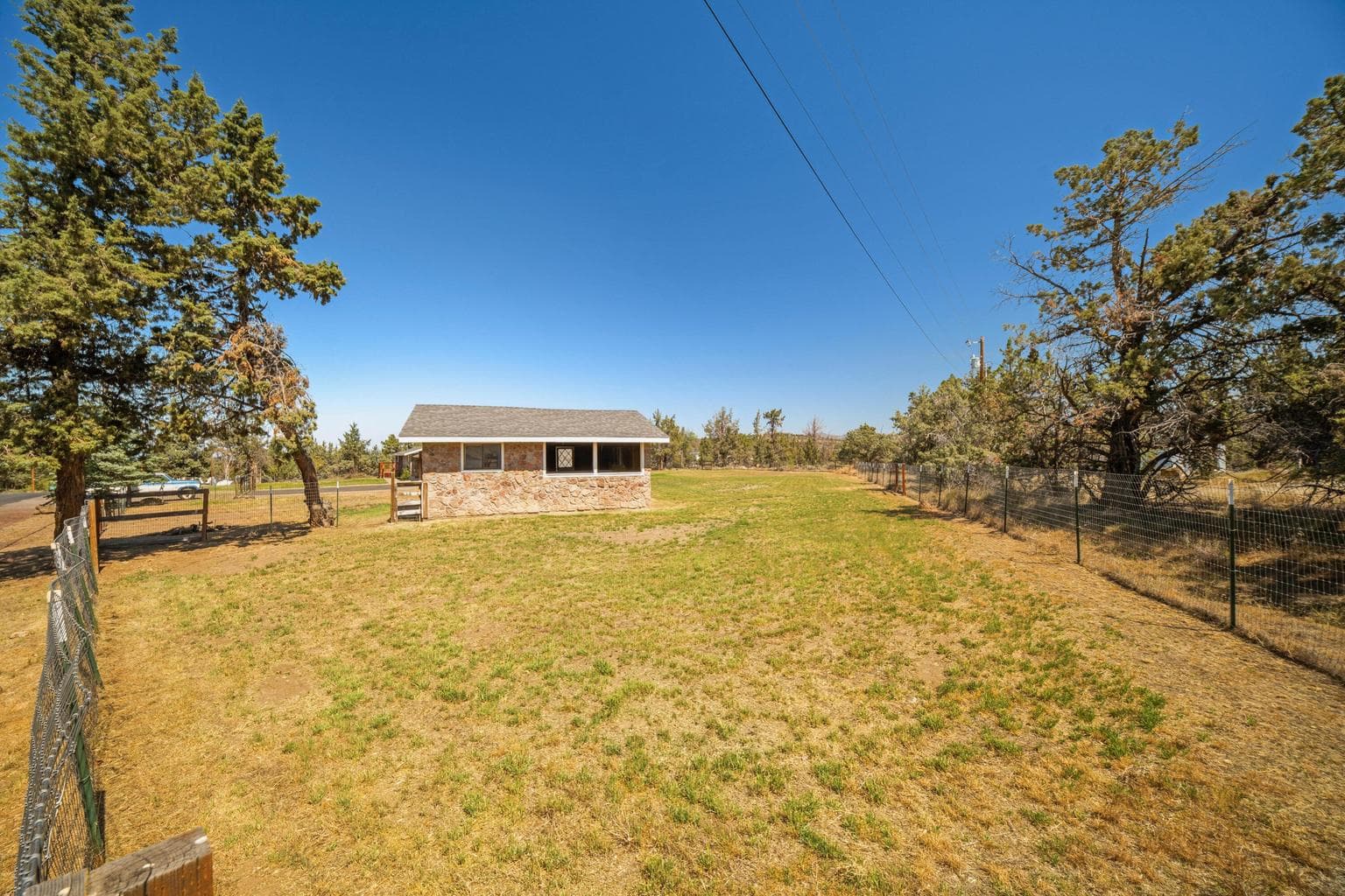 Photo of 3890 25th 5 of 31