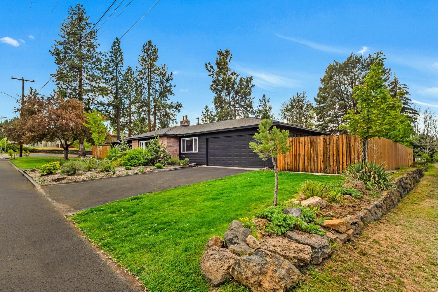 Photo of 409 6th 2 of 27