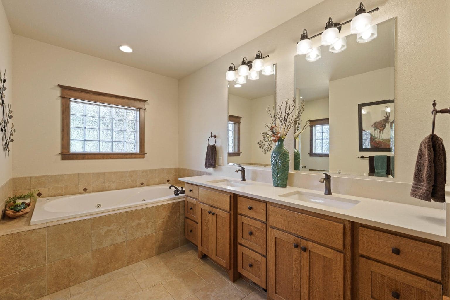 Photo of 2677 NW Champion Circle 23 of 47