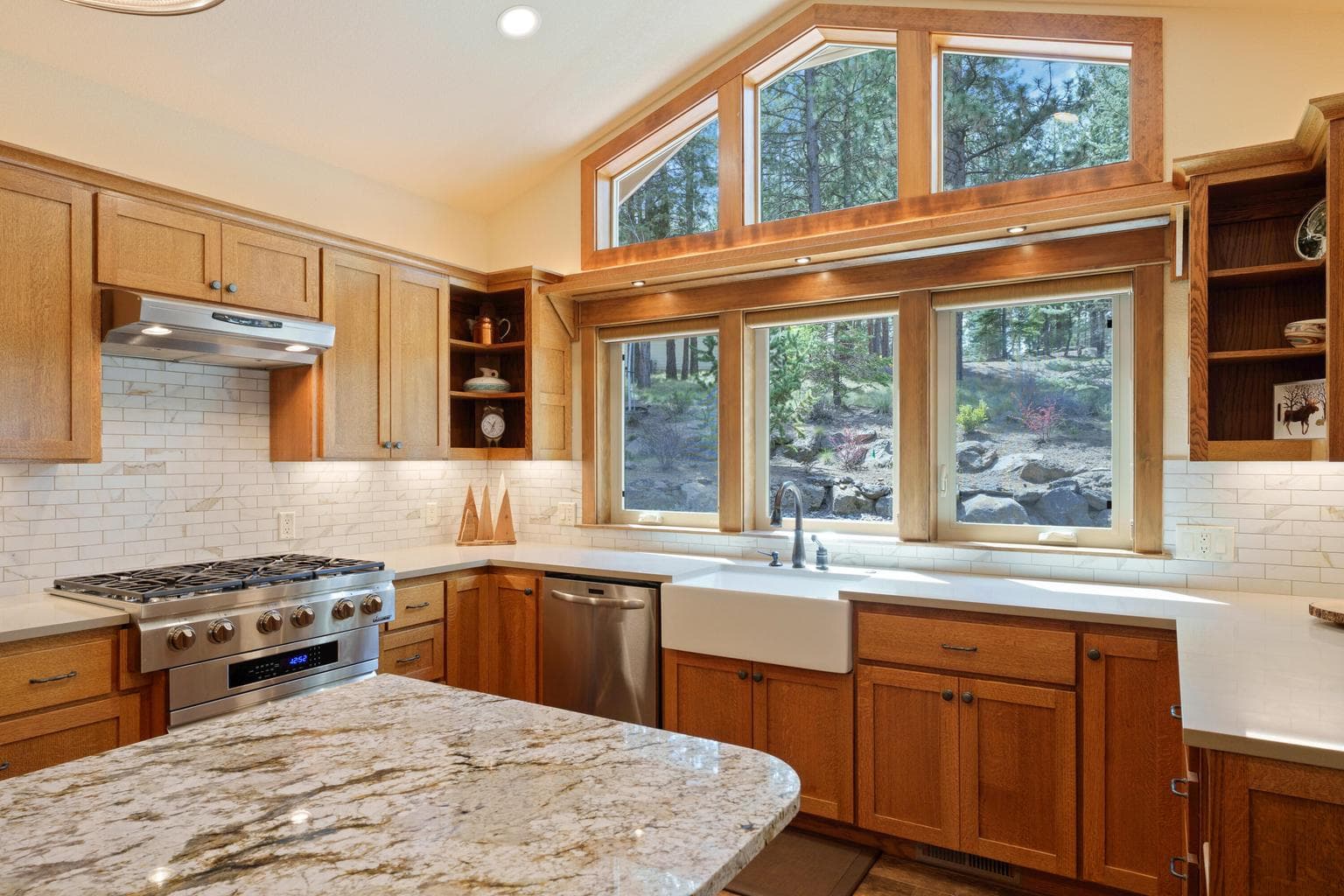 Photo of 2677 NW Champion Circle 11 of 47