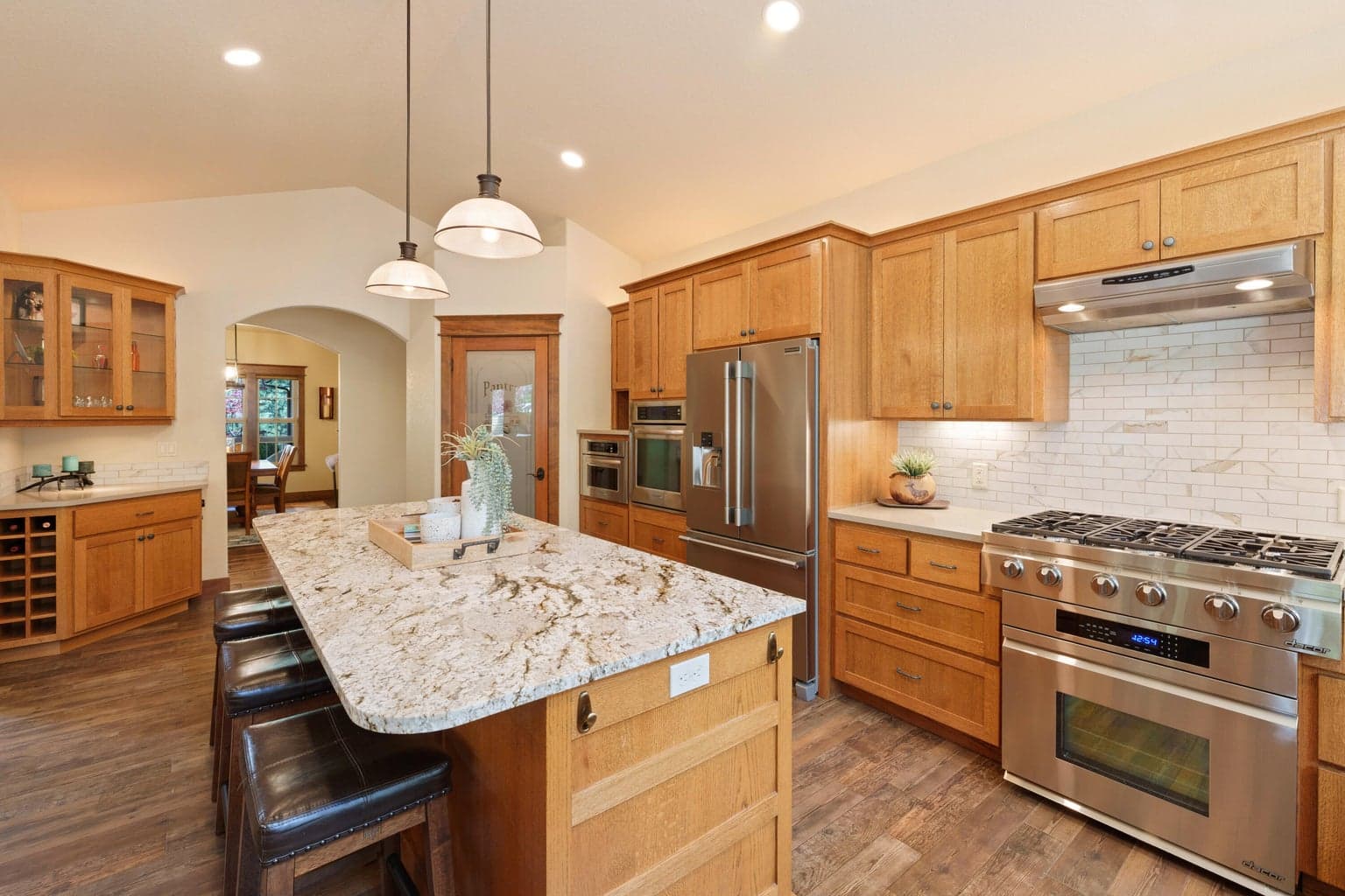 Photo of 2677 NW Champion Circle 8 of 47