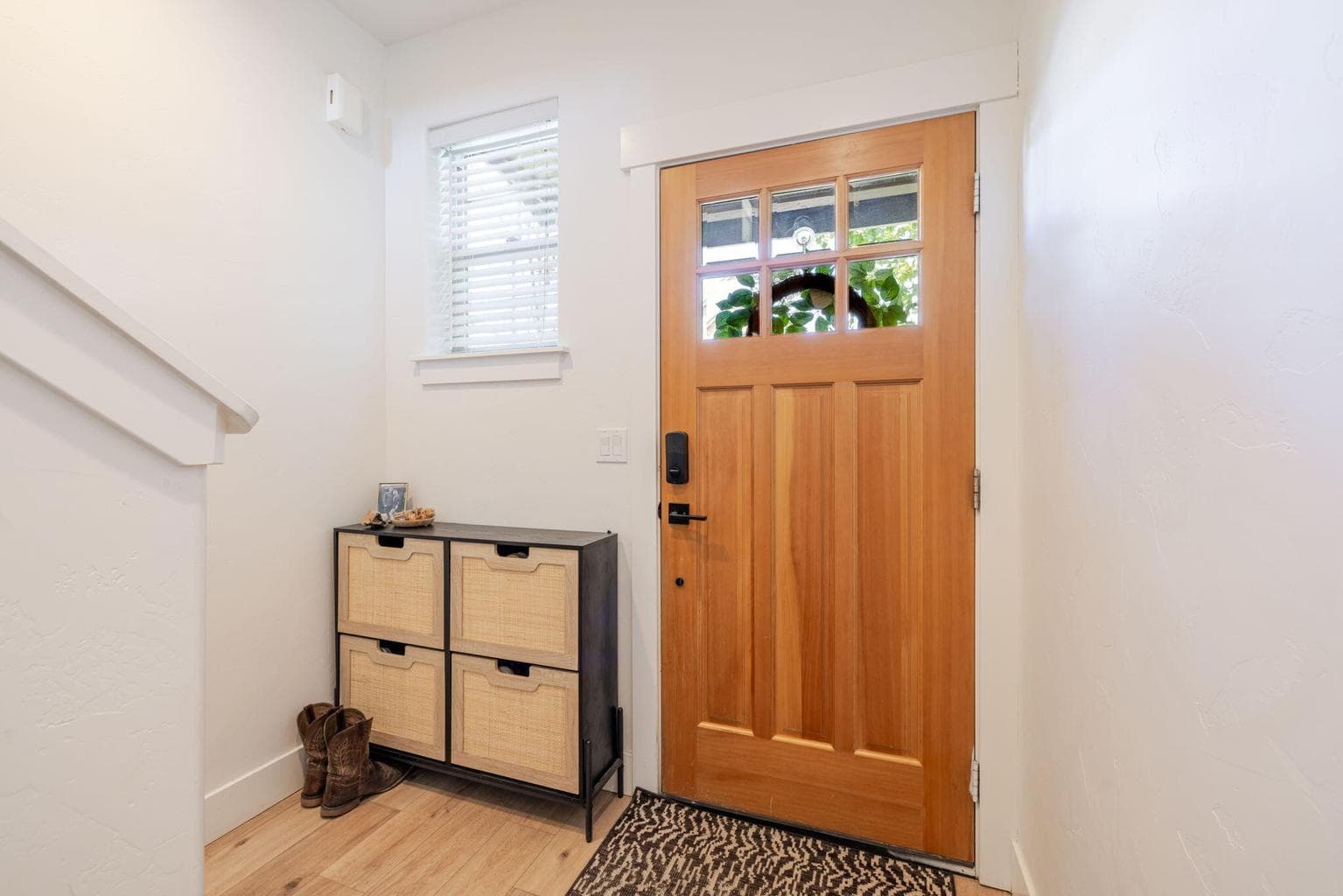 Photo of 63121 De Haviland 5 of 37