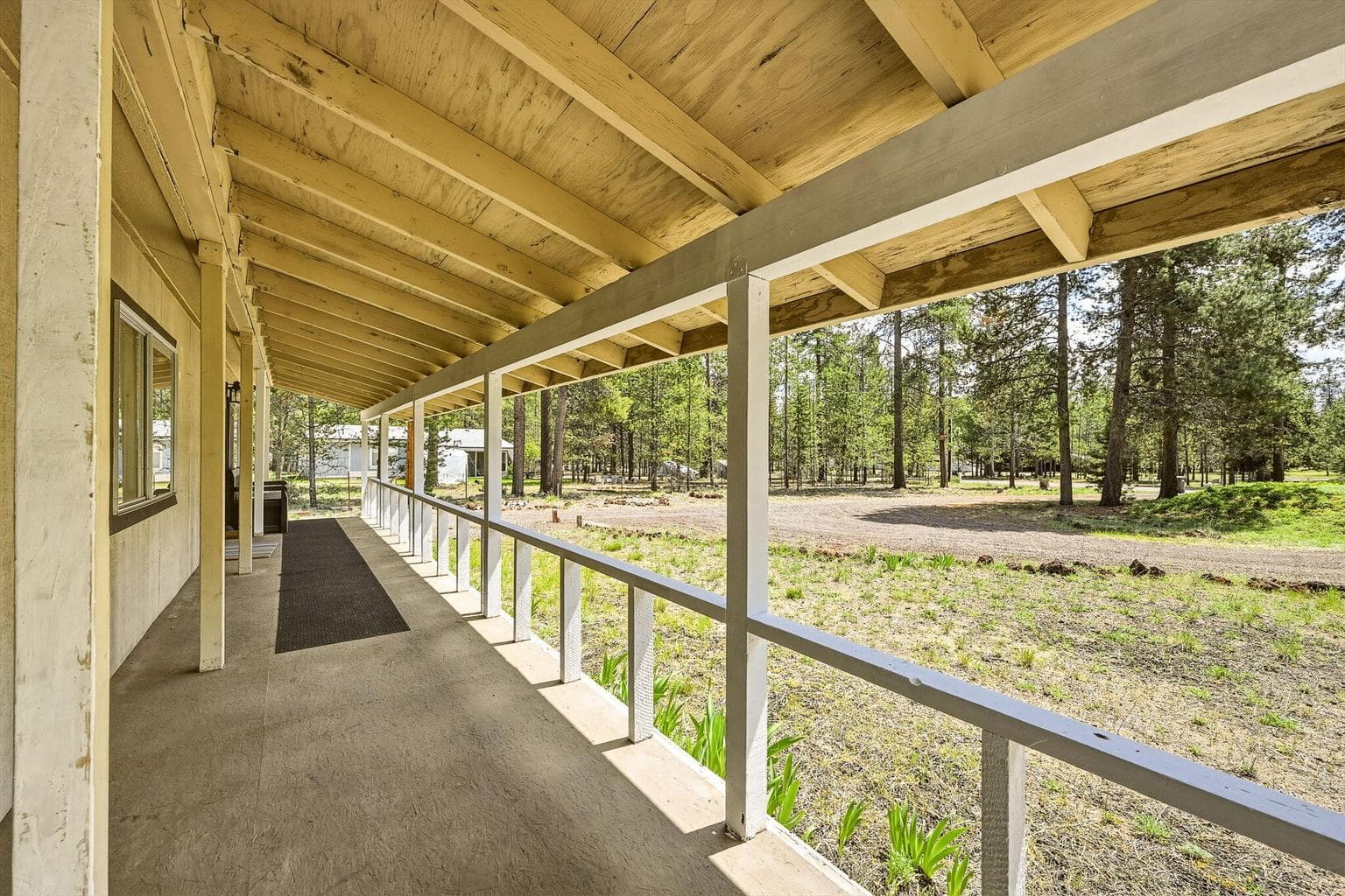 Photo of 16050 Elderberry Lane 8 of 38