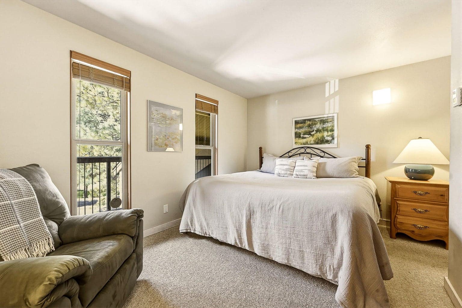 Photo of 18575 SW Century Drive 10 of 35