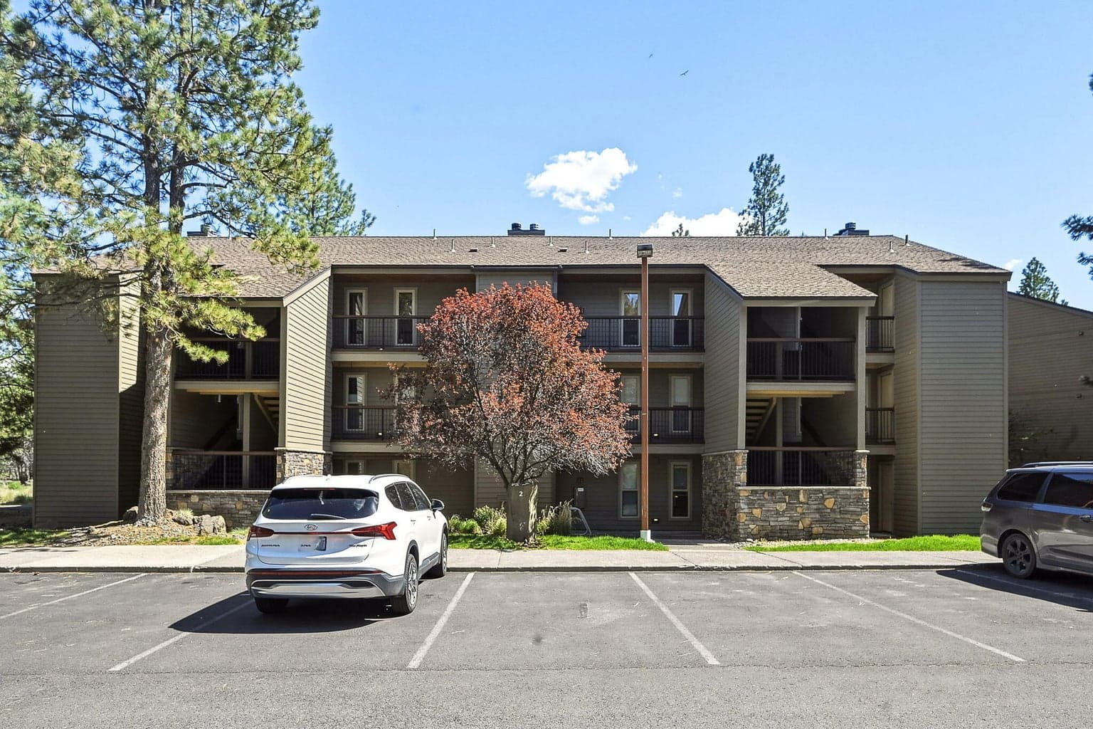 Photo of 18575 SW Century Drive 18 of 35