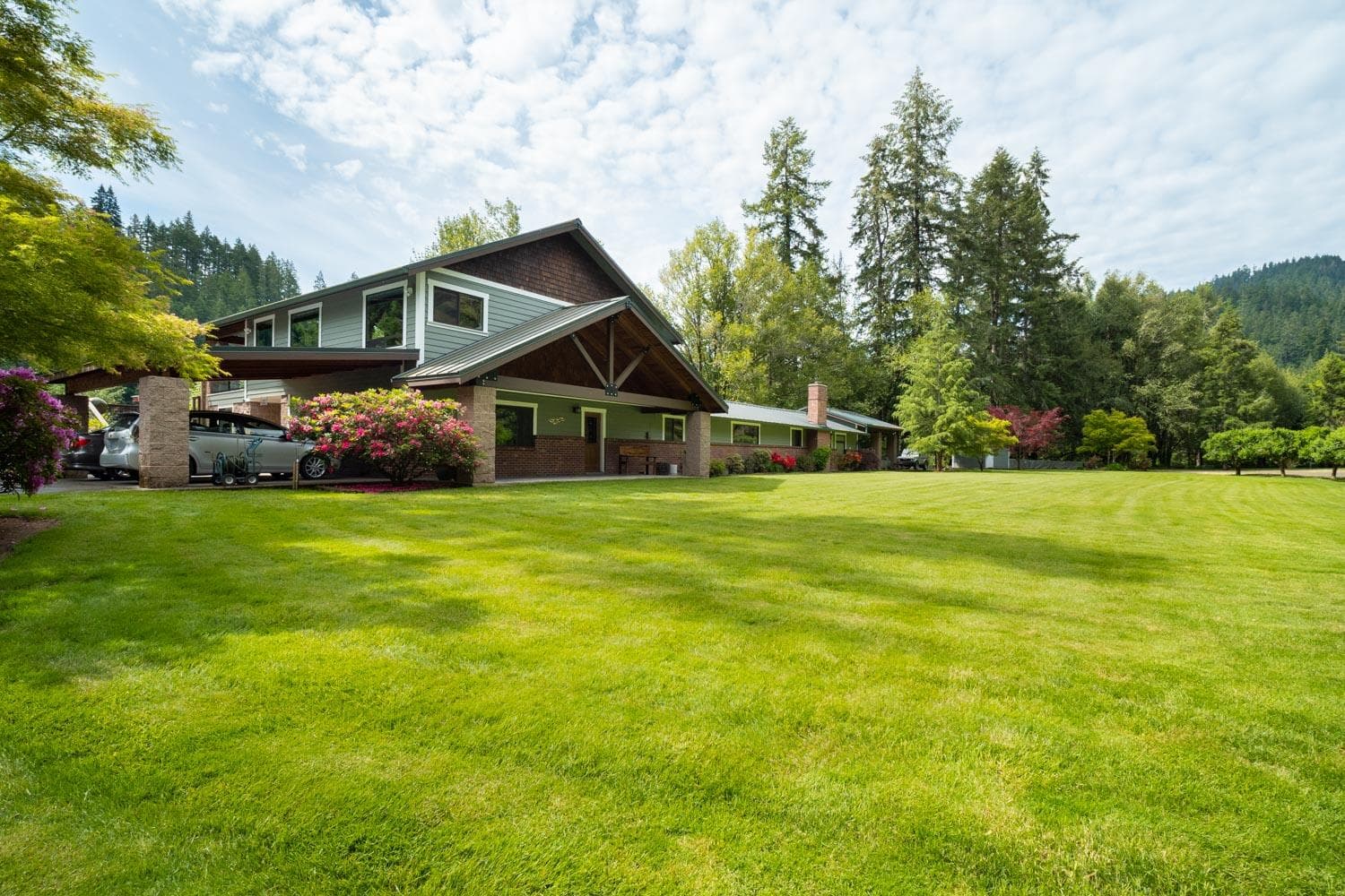 Photo of 132 Cougar Creek 3 of 56
