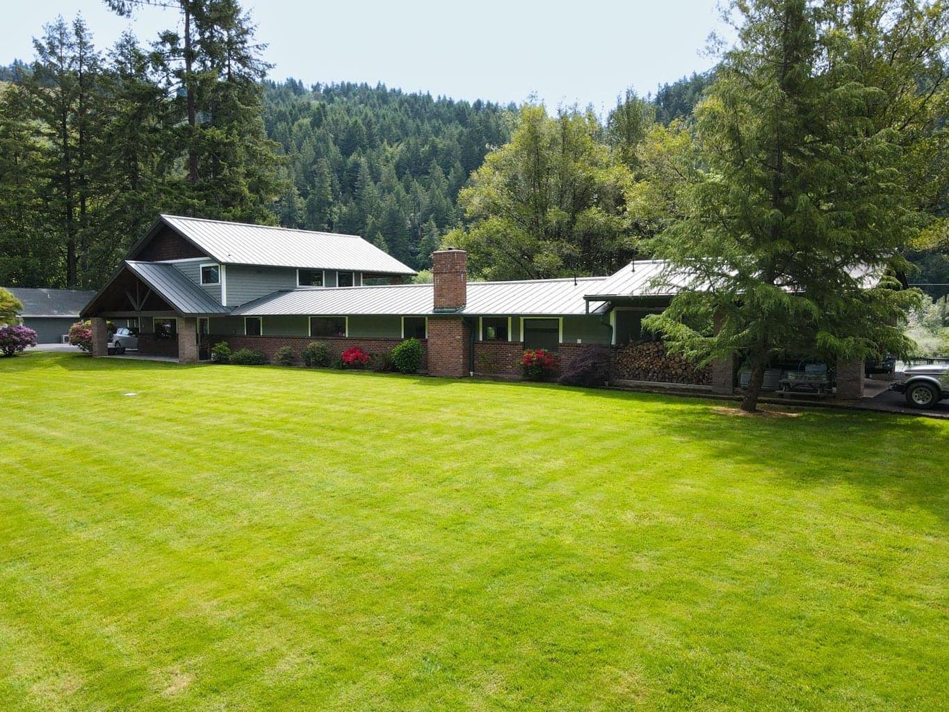 Photo of 132 Cougar Creek 4 of 56