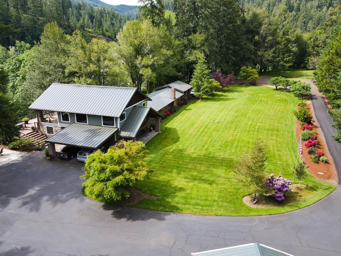 Photo of 132 Cougar Creek 2 of 56