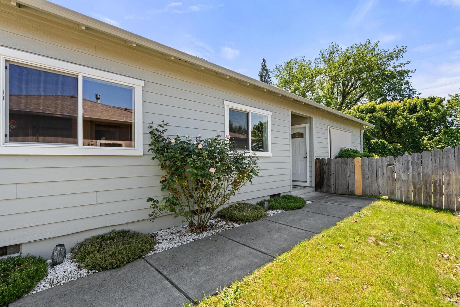 Photo of 141 Alta 2 of 25