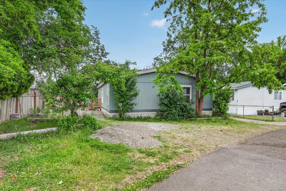 Photo of 742 2nd 1 of 26