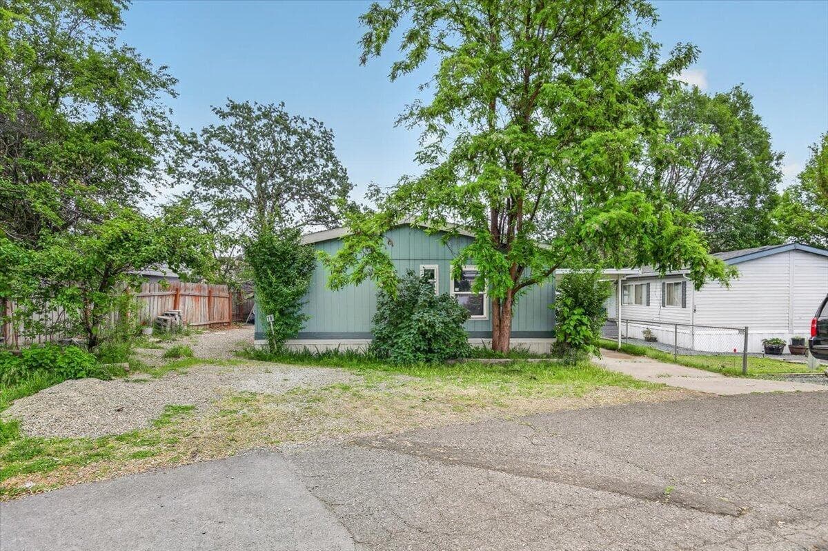 Photo of 742 2nd 2 of 26