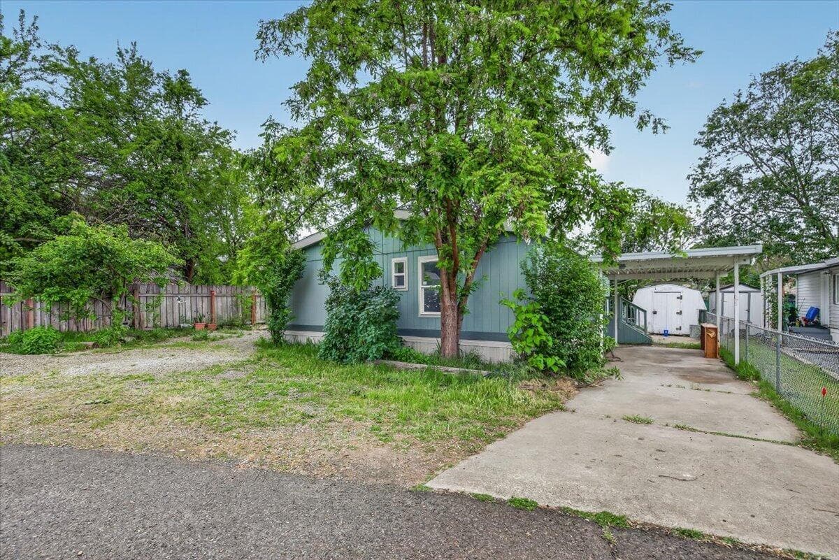 Photo of 742 2nd 3 of 26