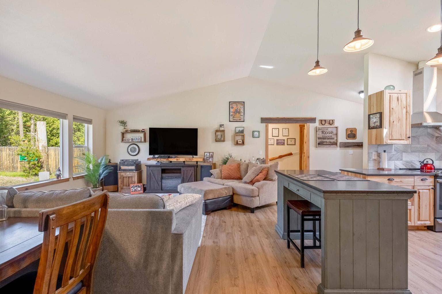 Photo of 17440 Gull Drive 6 of 34