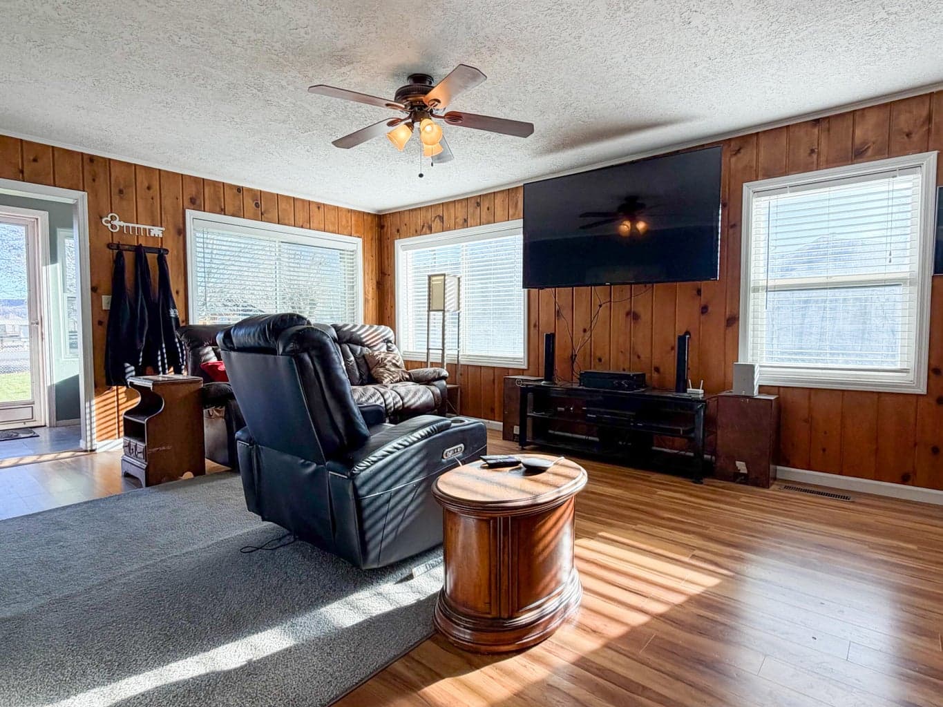 Photo of 279 Willowdale 2 of 23
