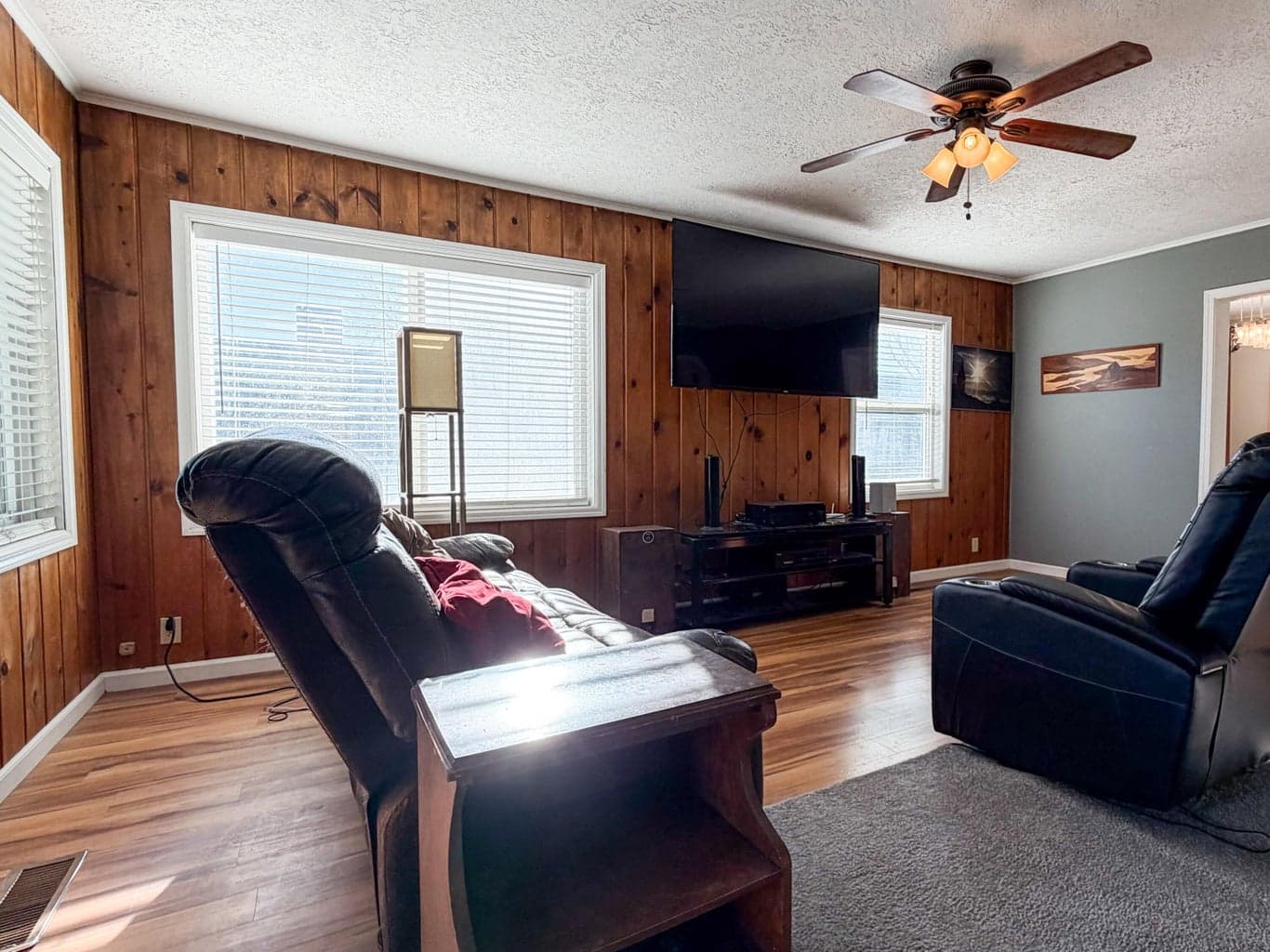 Photo of 279 Willowdale 3 of 23