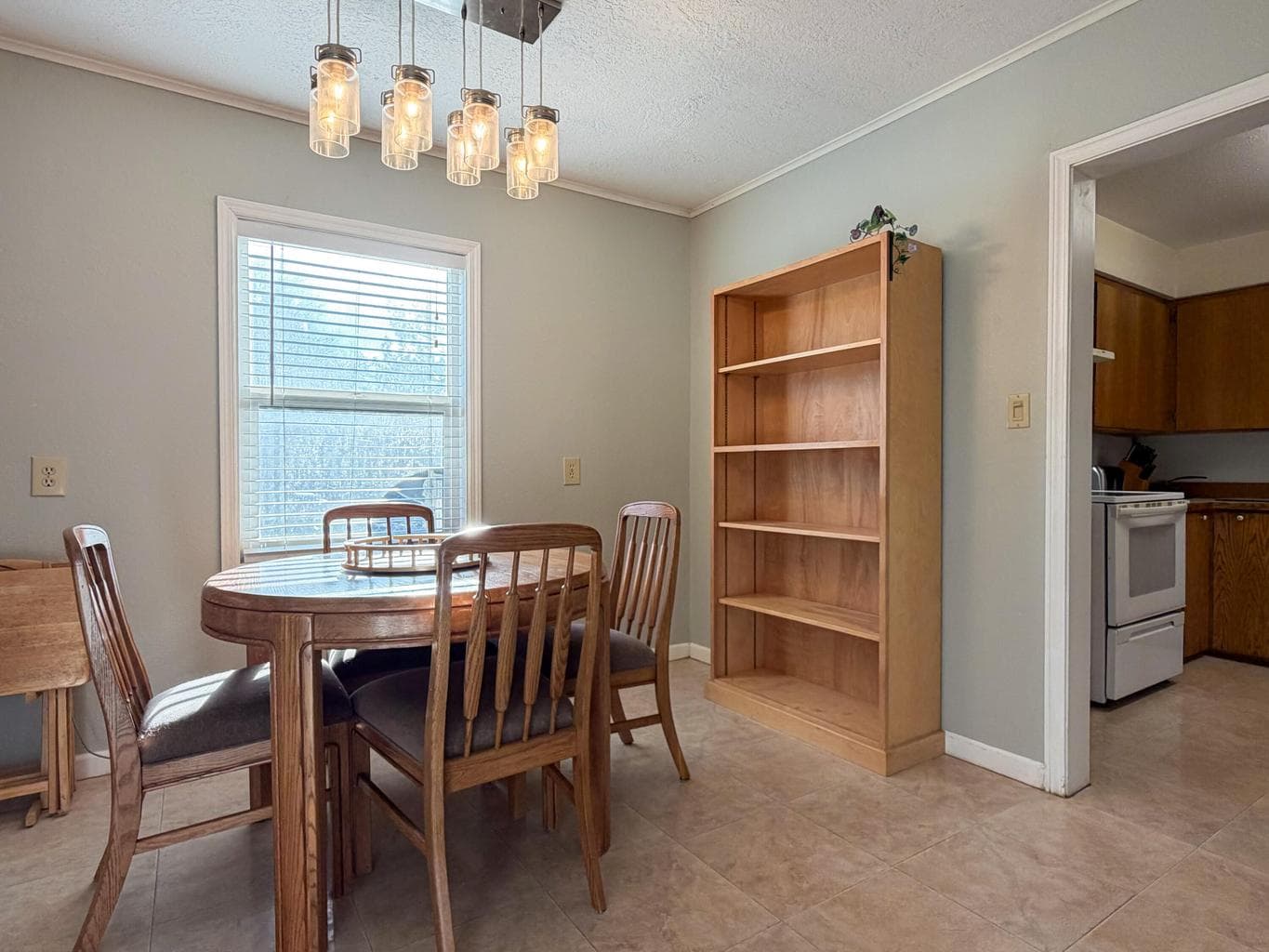 Photo of 279 Willowdale 5 of 23