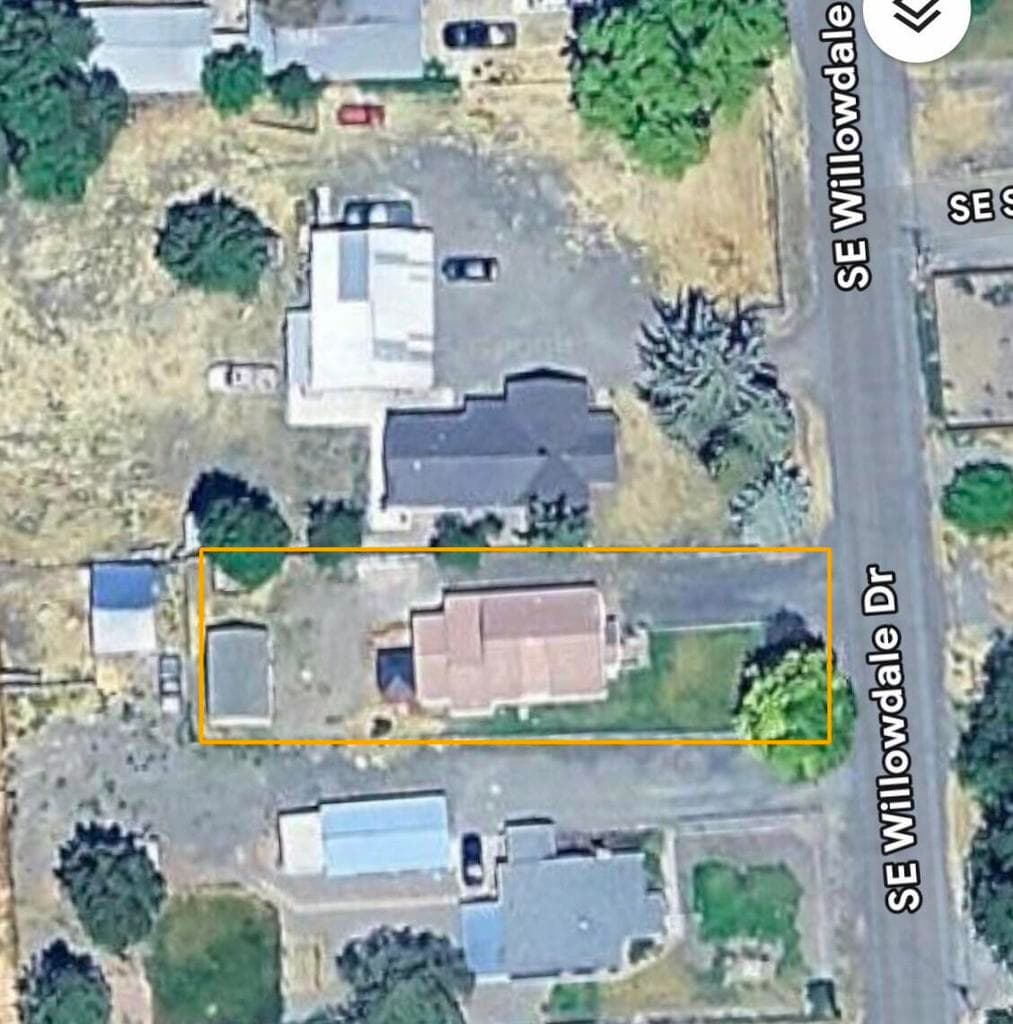 Photo of 279 SE Willowdale Drive 18 of 20