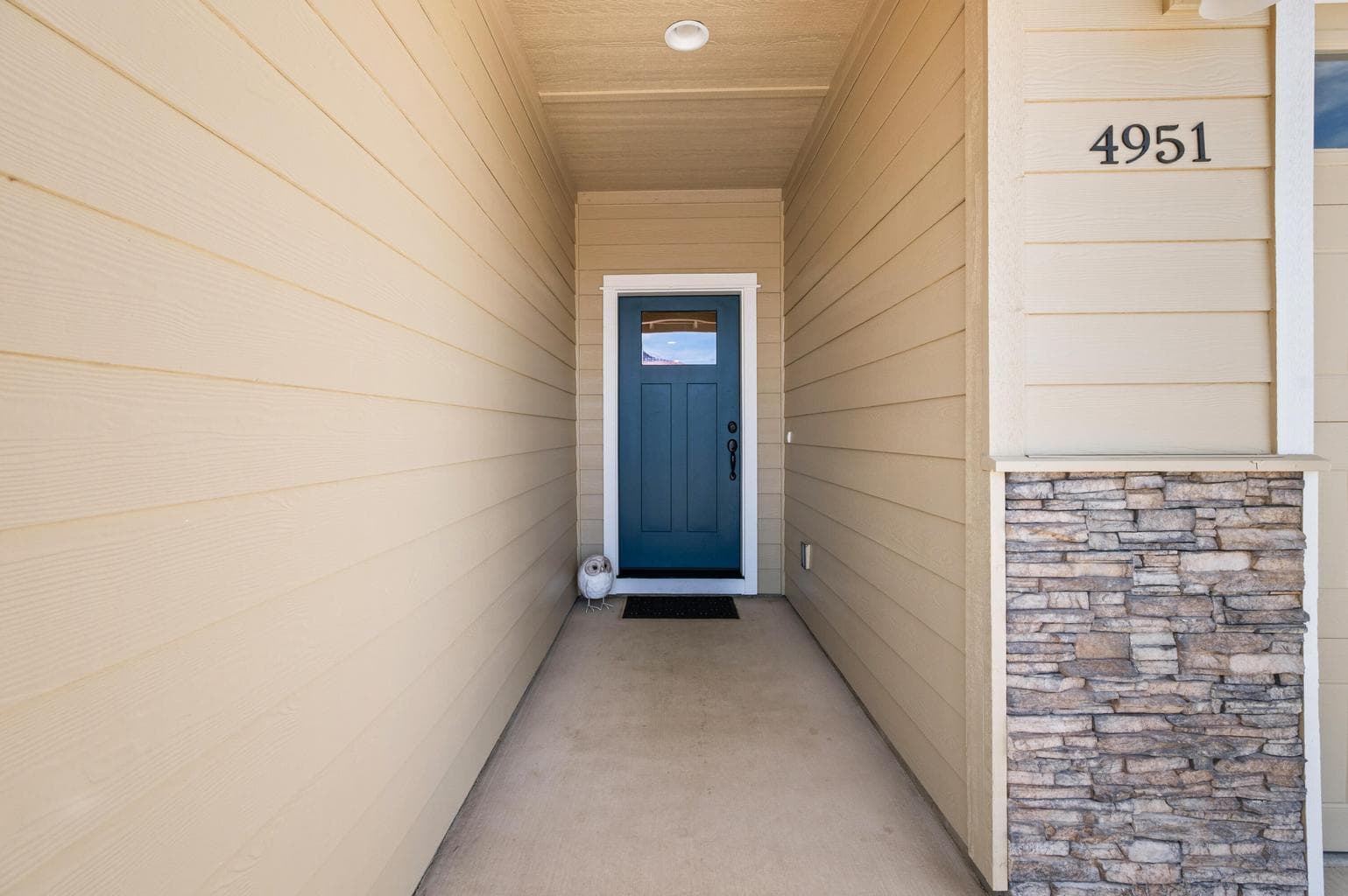 Photo of 4951 SW Yew Place 9 of 55