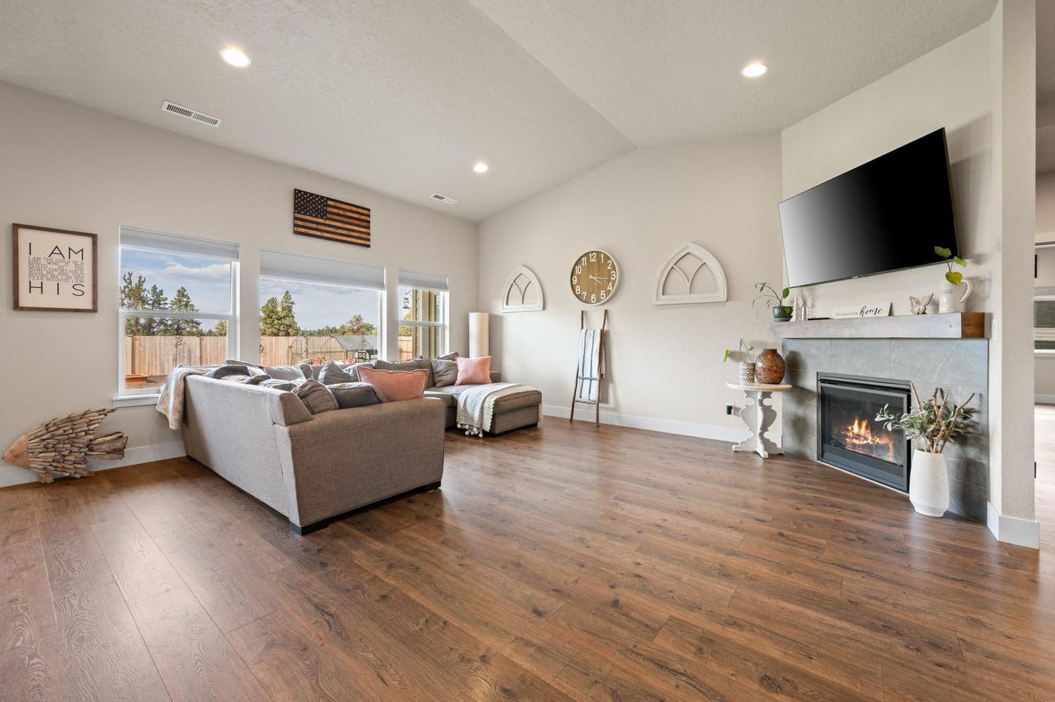 Photo of 4951 SW Yew Place 18 of 55