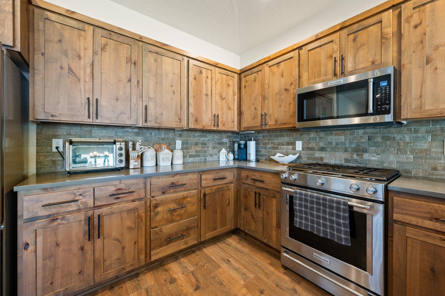 Photo of 4951 SW Yew Place 26 of 55