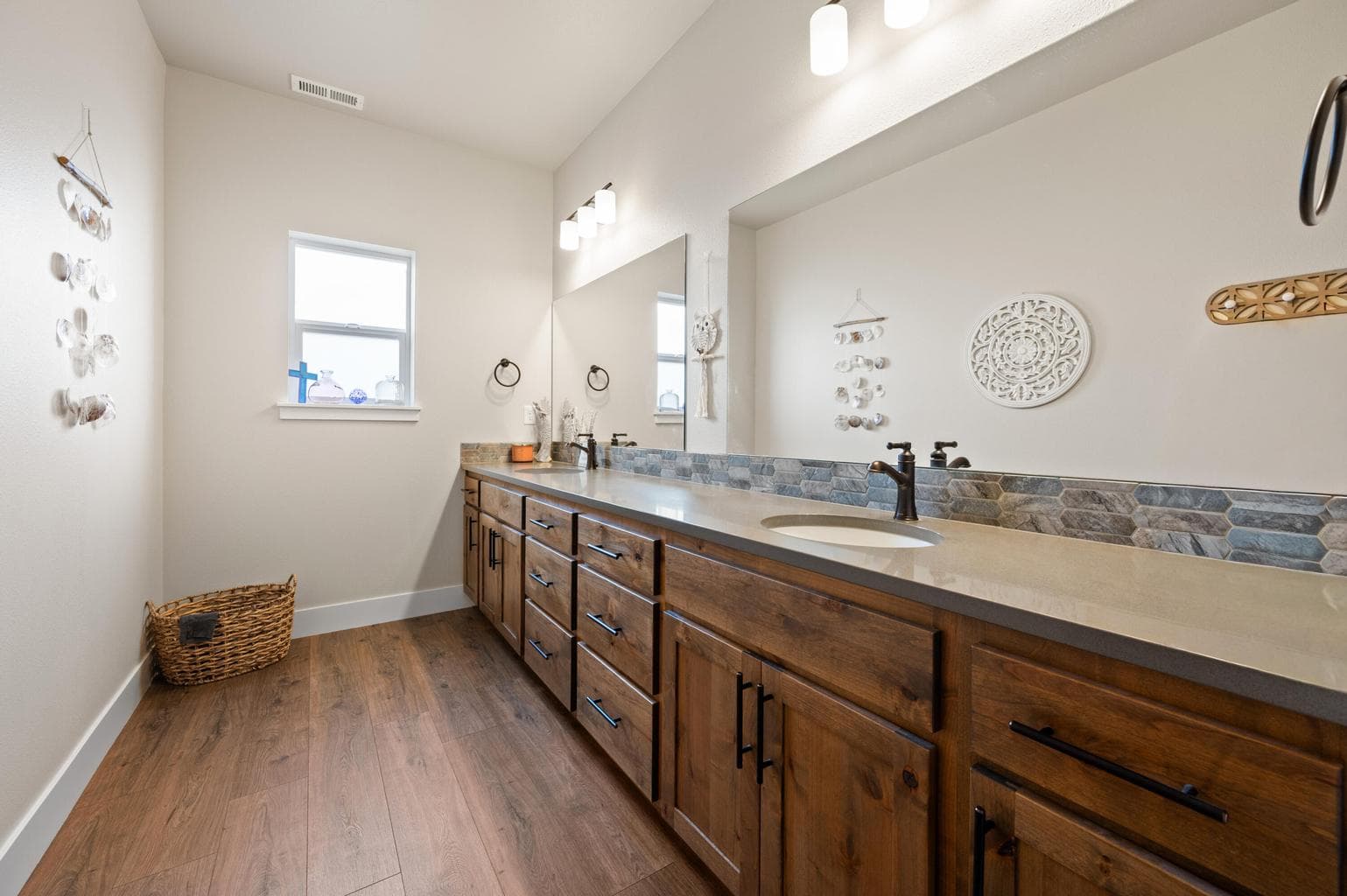 Photo of 4951 SW Yew Place 35 of 55