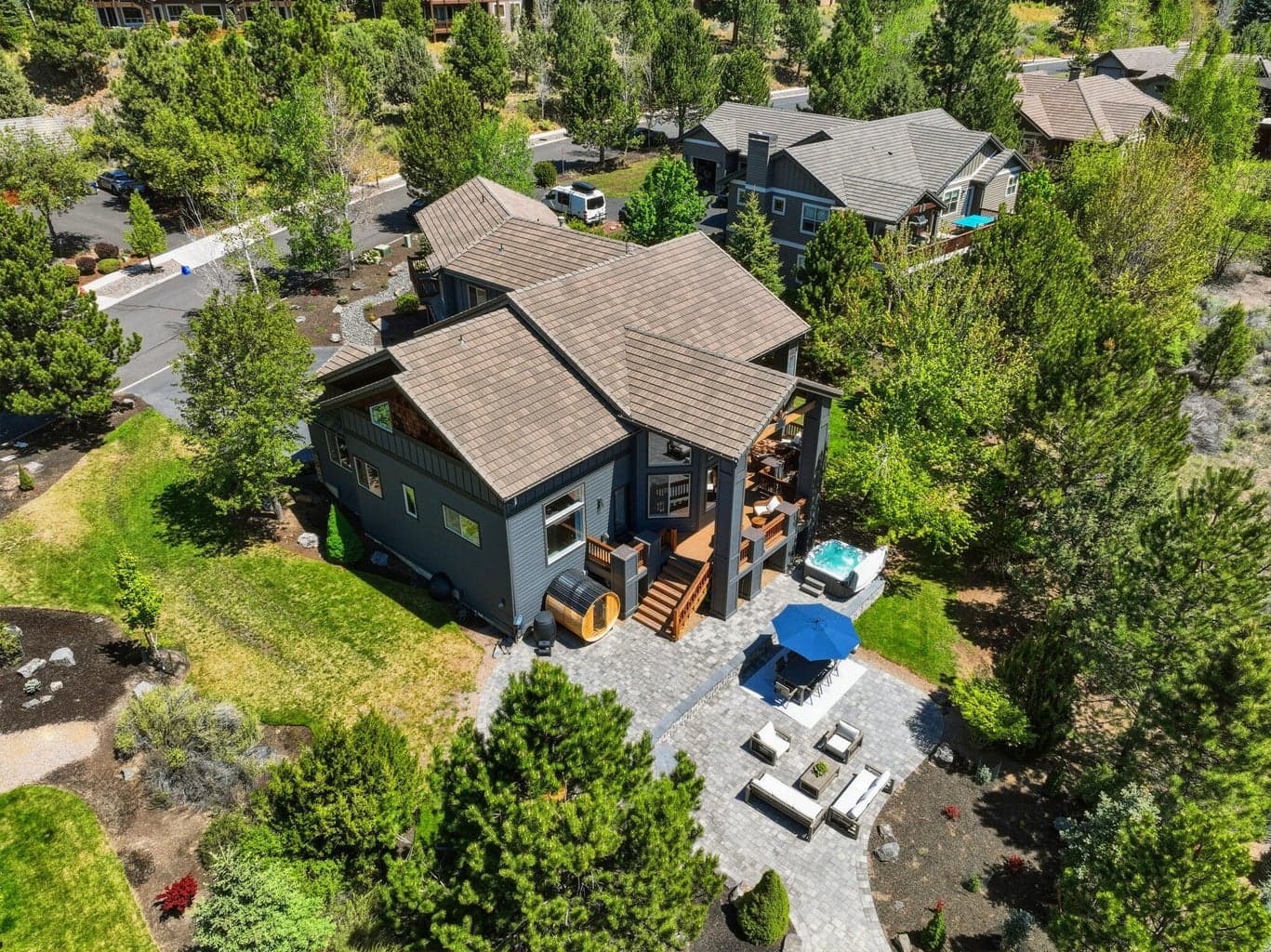 Photo of 26 Skyliner Summit 2 of 45