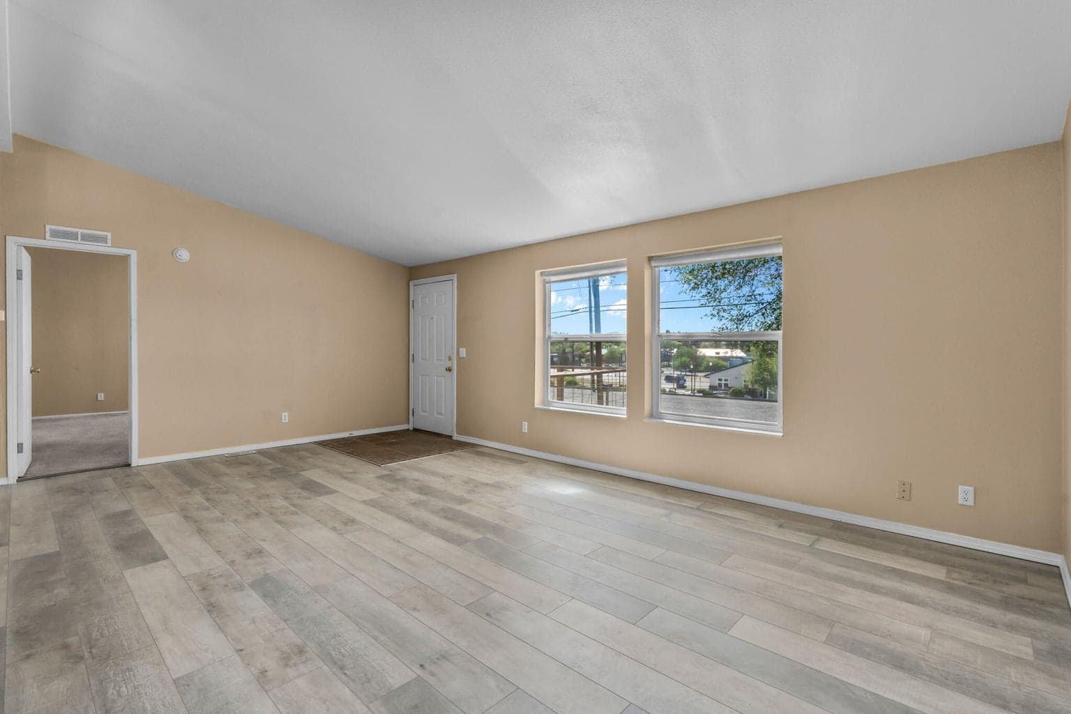 Photo of 397 6th 3 of 32