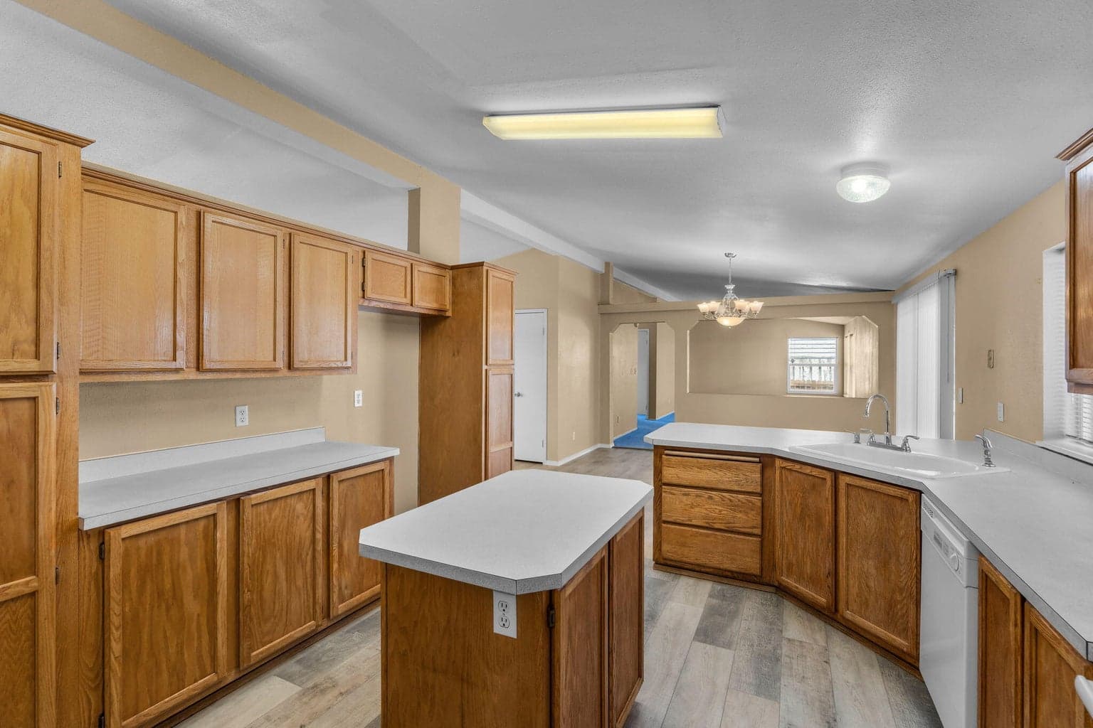 Photo of 397 SE 6th Street 6 of 32