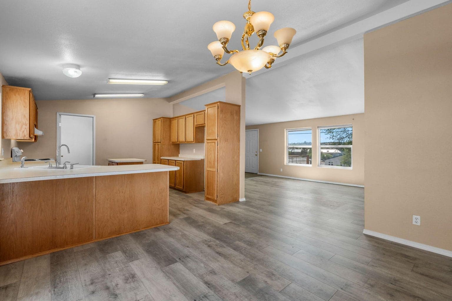 Photo of 397 SE 6th Street 7 of 32