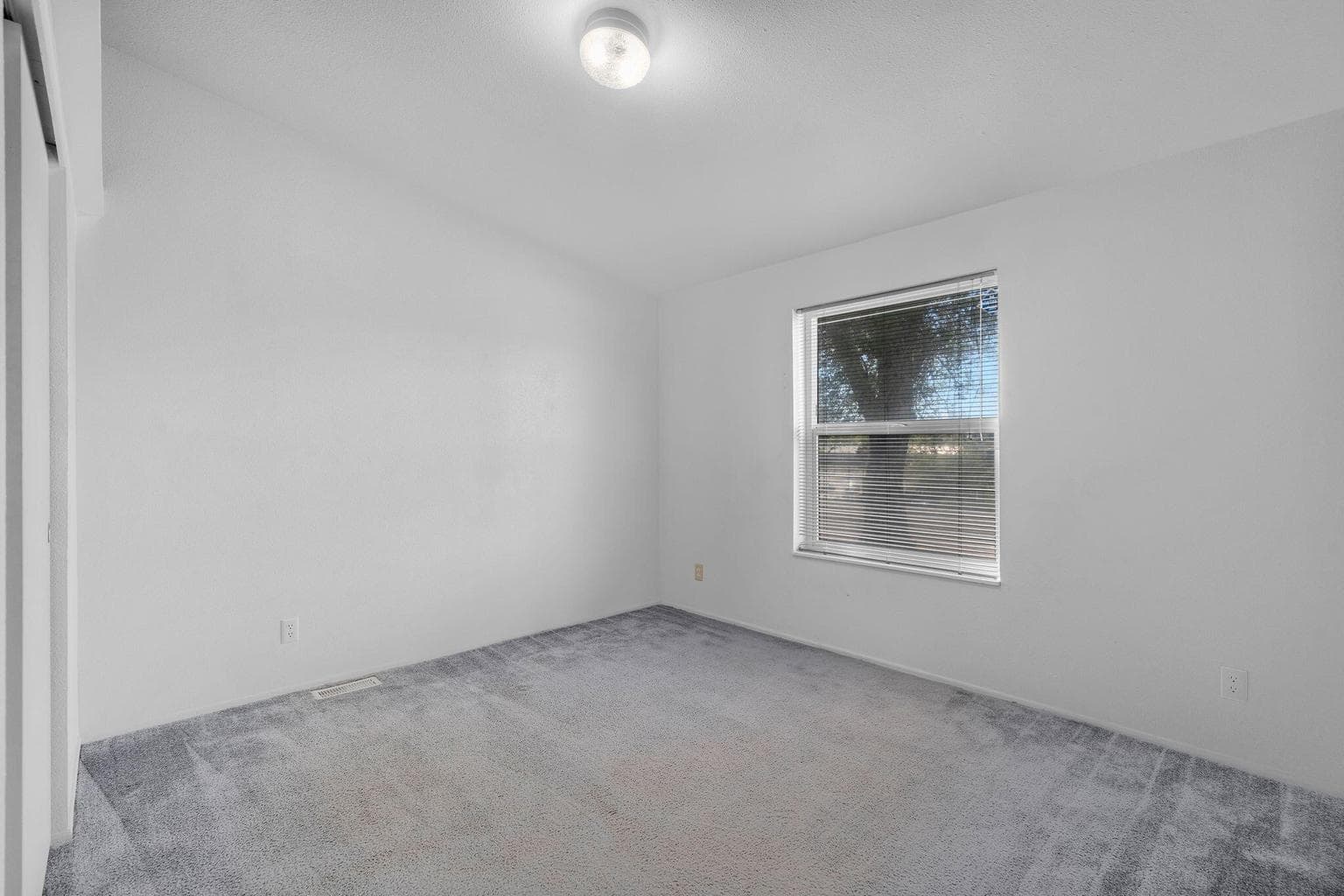Photo of 397 SE 6th Street 13 of 32