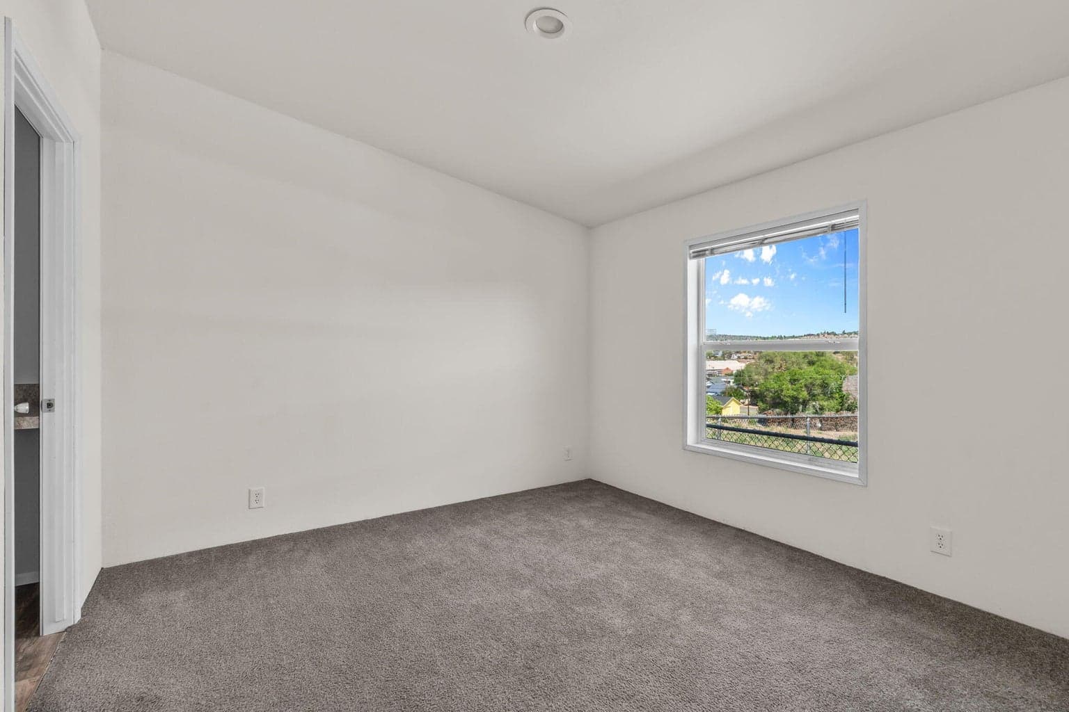 Photo of 397 SE 6th Street 28 of 32