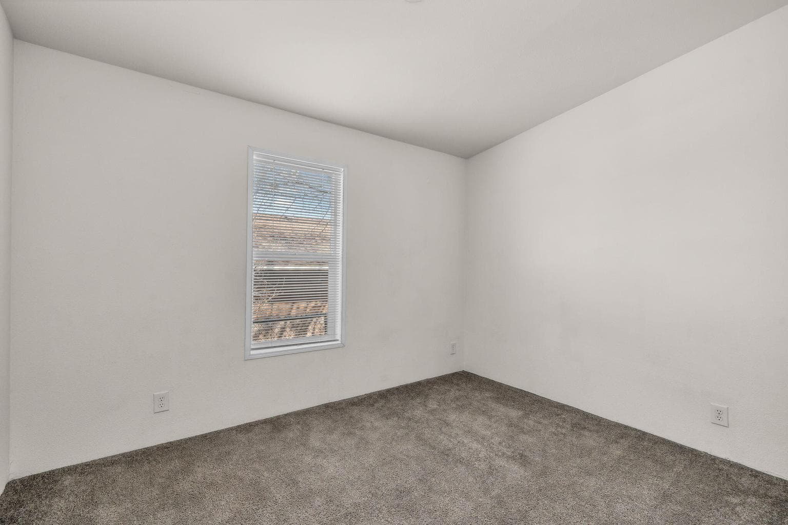 Photo of 397 SE 6th Street 31 of 32
