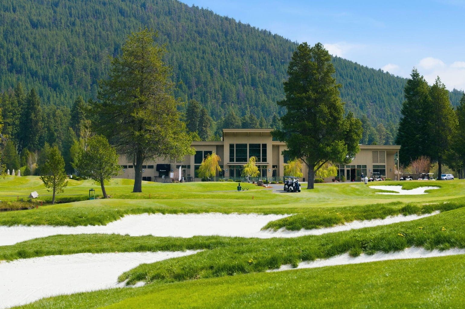 Close to Robert's Pub & Big Meadow Pro Shop