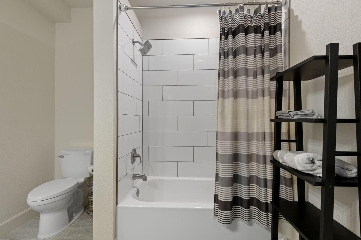 Photo of 2498 NW Brickyard Street 39 of 51