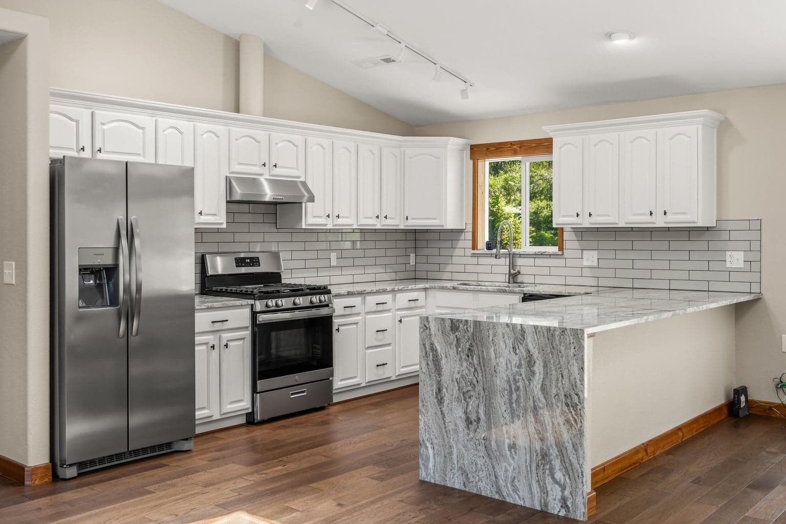 Photo of 2573 Reeves Creek 5 of 41