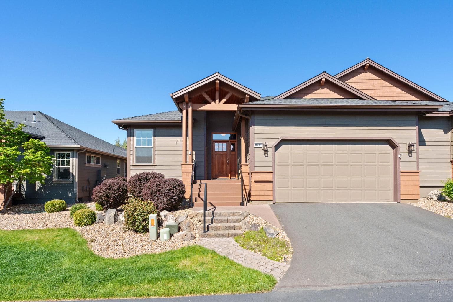 8413 Forest Ridge