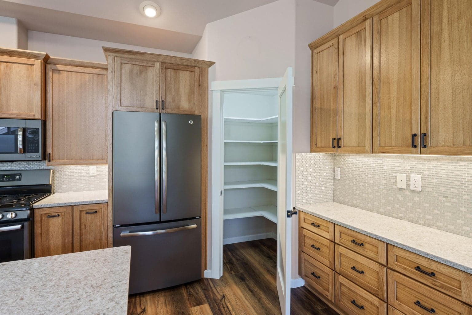 Walk in pantry.