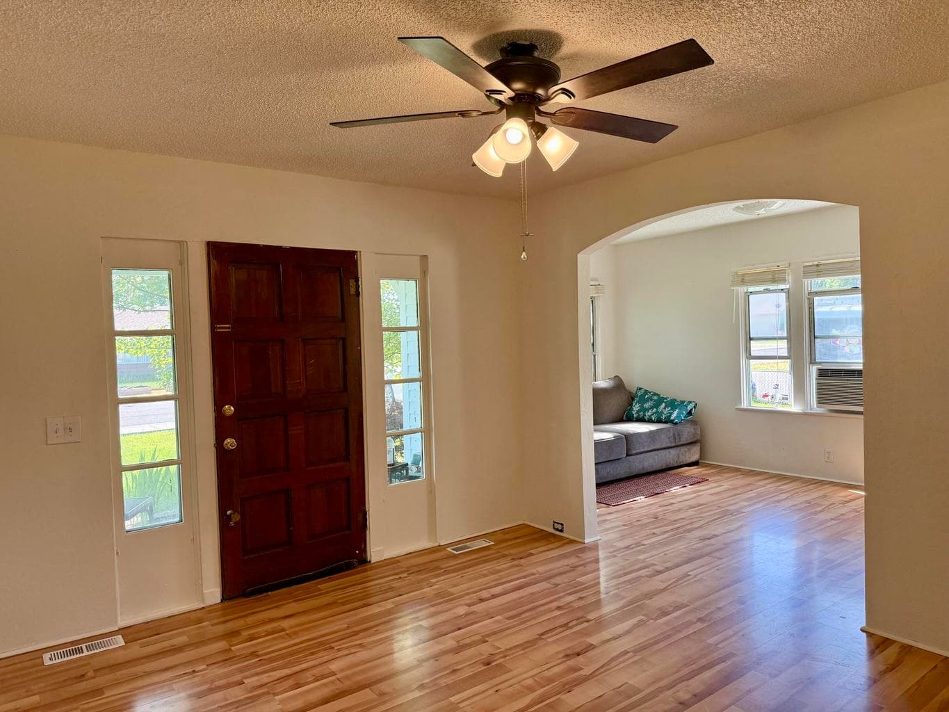 Photo of 2717 Howard 5 of 22