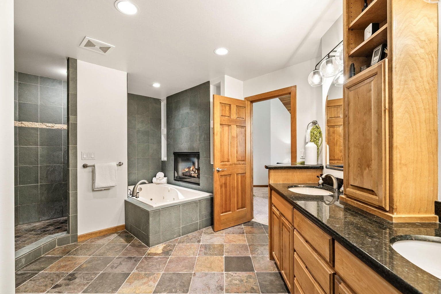 Photo of 60766 Golf Village Loop 27 of 61